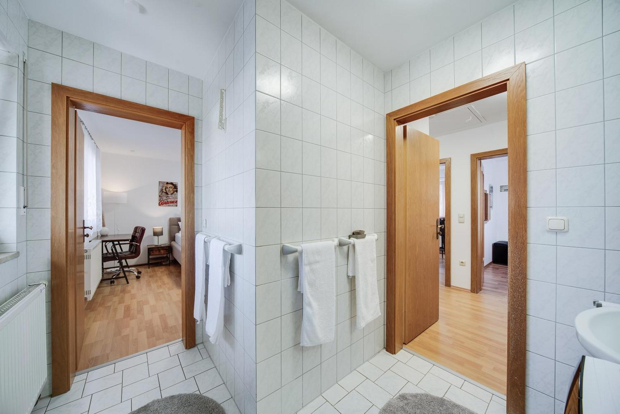 Fewo-Lavees Moderne Zentrale Fewo Nahe Omv Wacker Kliniken Burg -Eigener Eingang-Schluesselloser Check In Бургхаузен Экстерьер фото